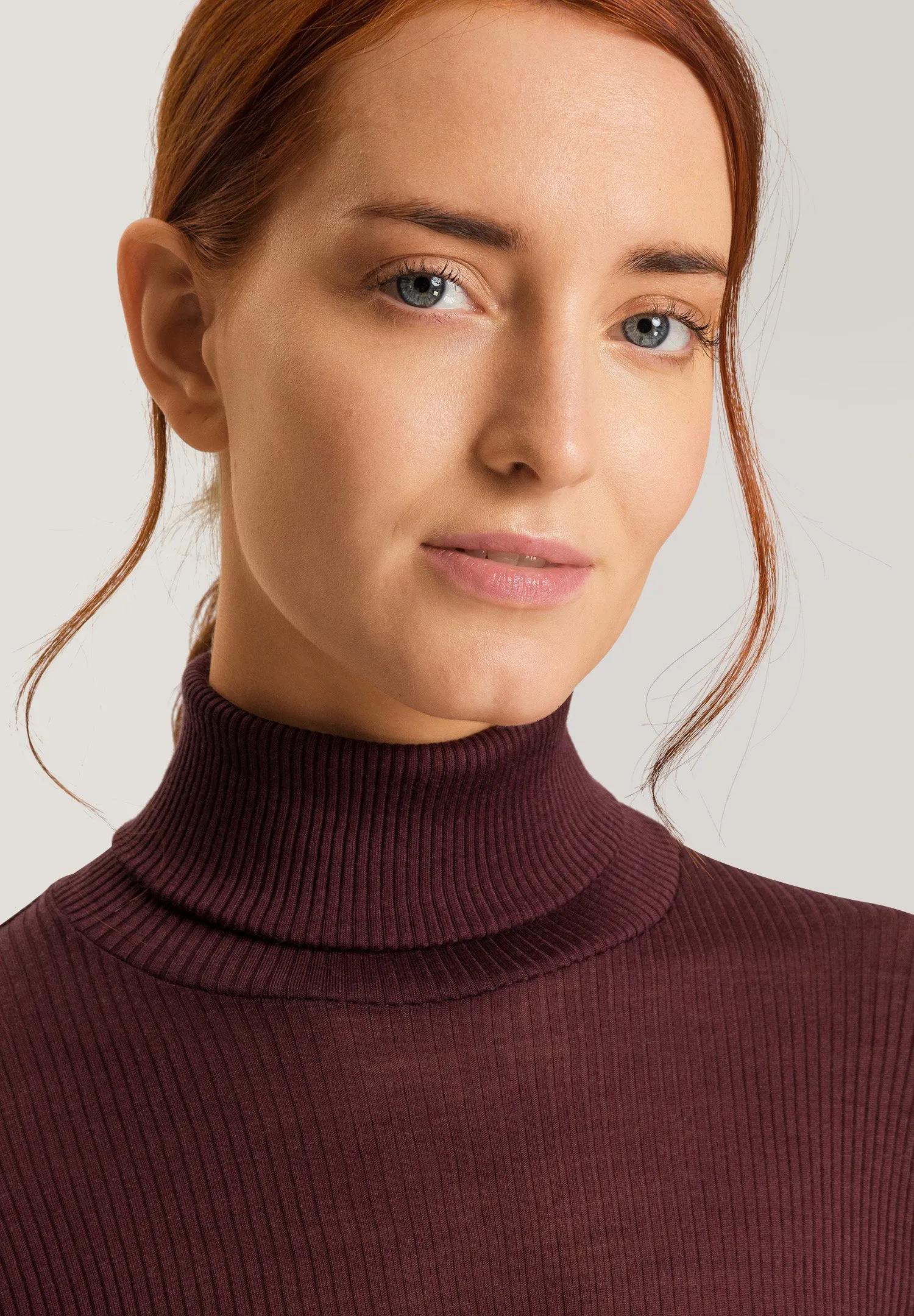 Maria Wool and Silk Fine Ribbed Turtleneck | Deep Maroon 70901-2483