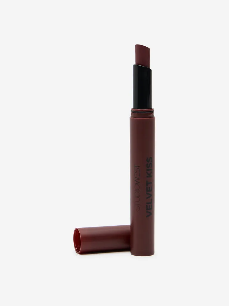 Studiowest Velvet Kiss Slim Stick Berry Rush BE-01 Lipstick - 2 gm