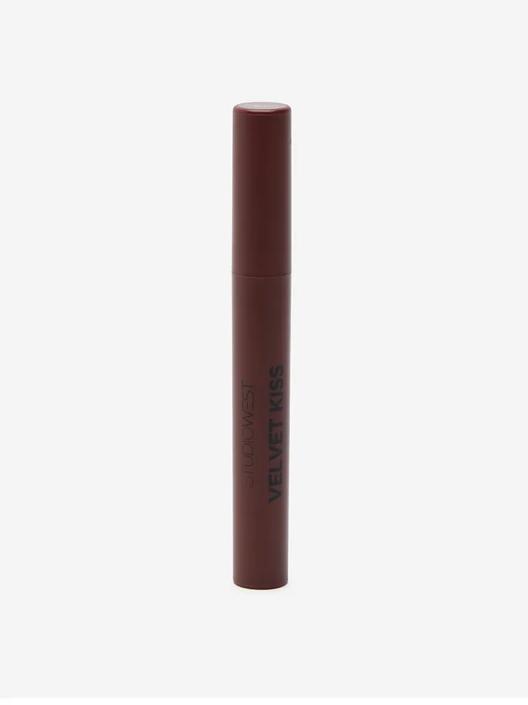 Studiowest Velvet Kiss Slim Stick Berry Rush BE-01 Lipstick - 2 gm