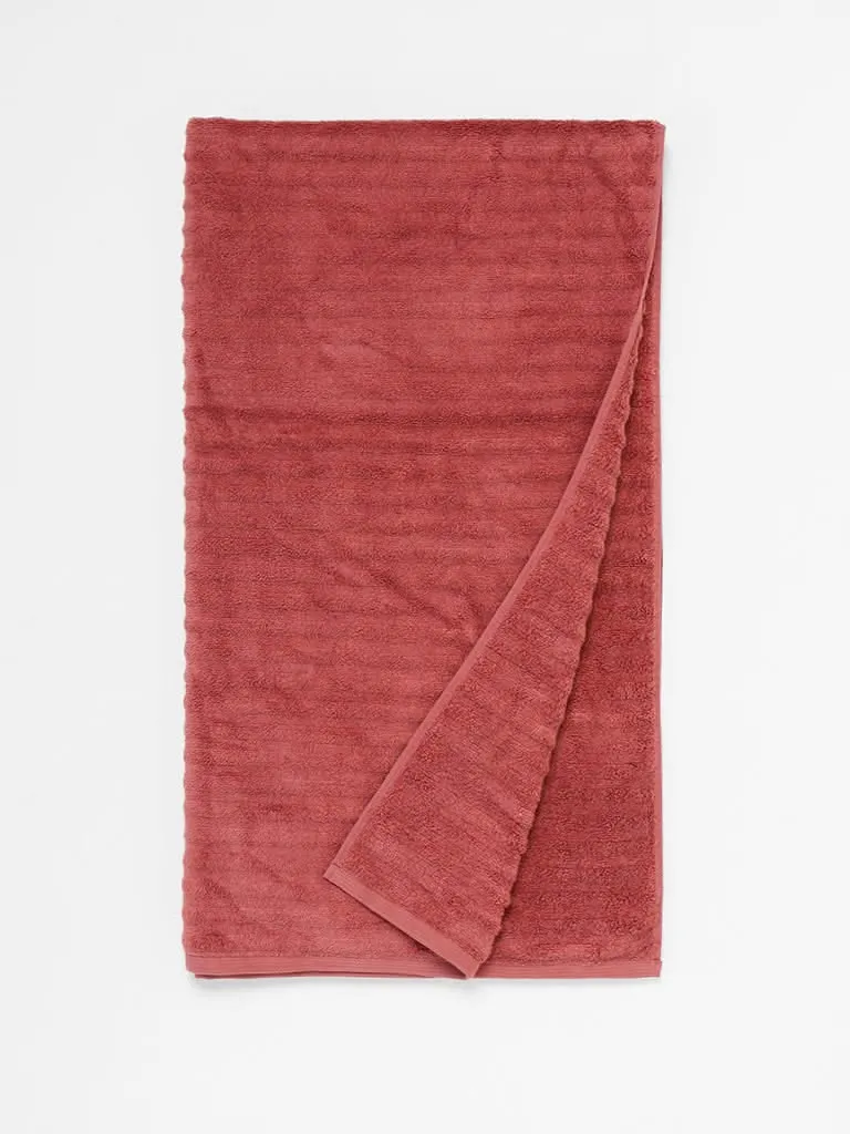 Westside Home Faded Red Bath Towel